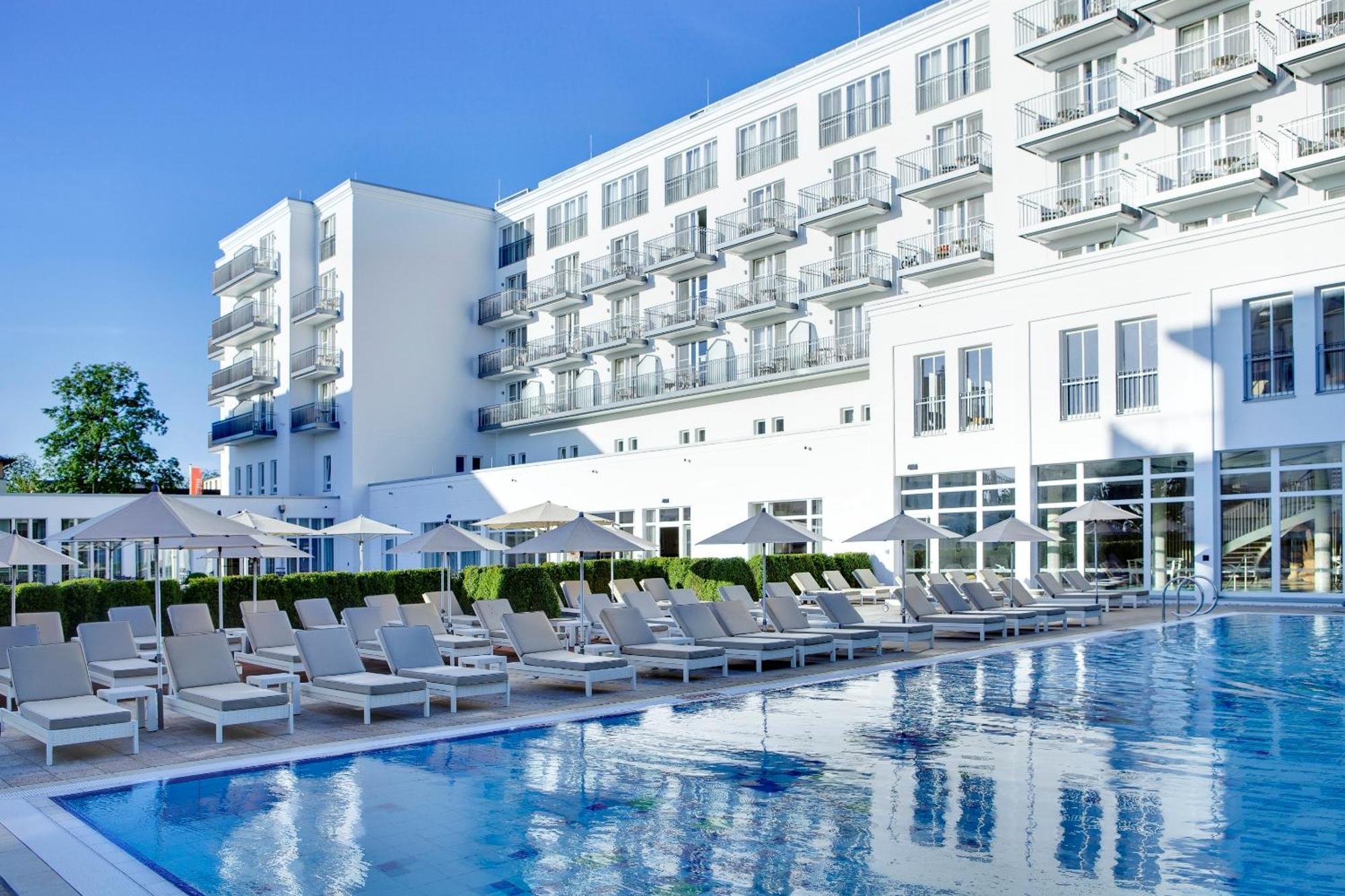 Steigenberger Grandhotel & Spa Heringsdorf Instalações foto The Hotel's pool
