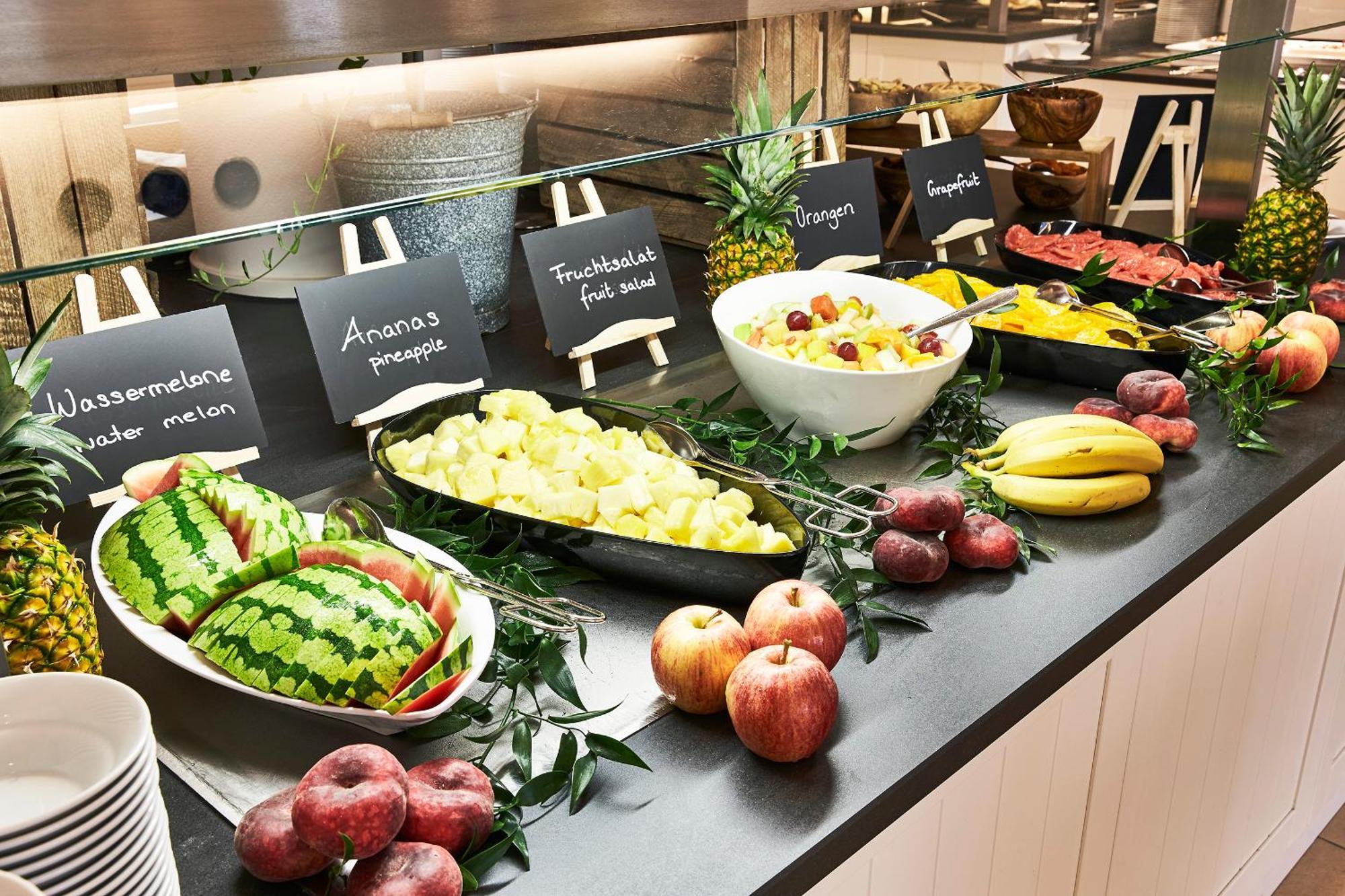 Steigenberger Grandhotel & Spa Heringsdorf Exterior foto Fruit salad